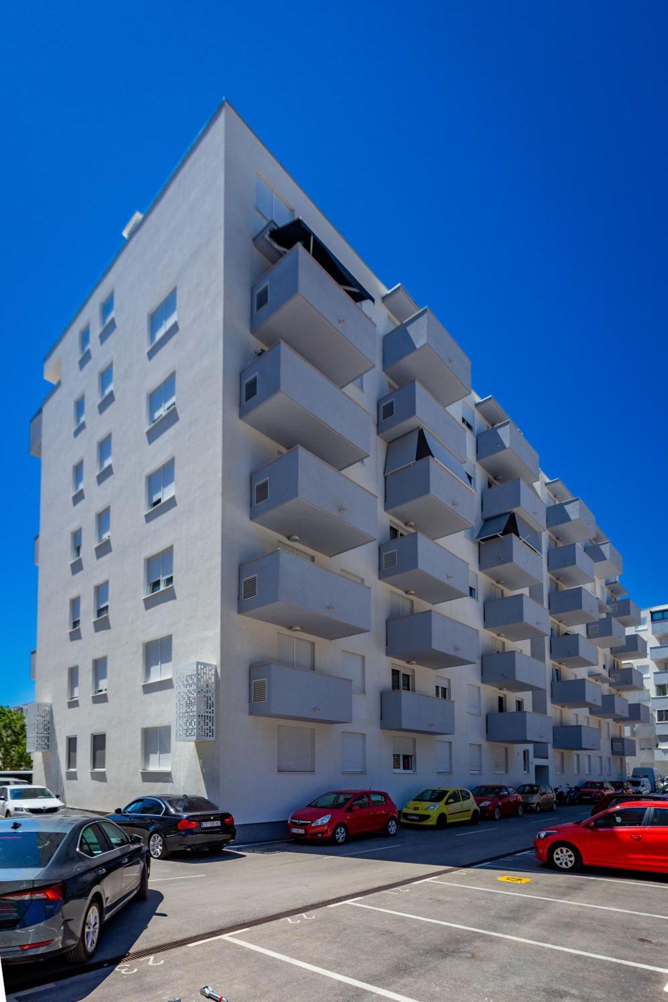 Campanula Apartment With Balcony Zadar Exteriör bild